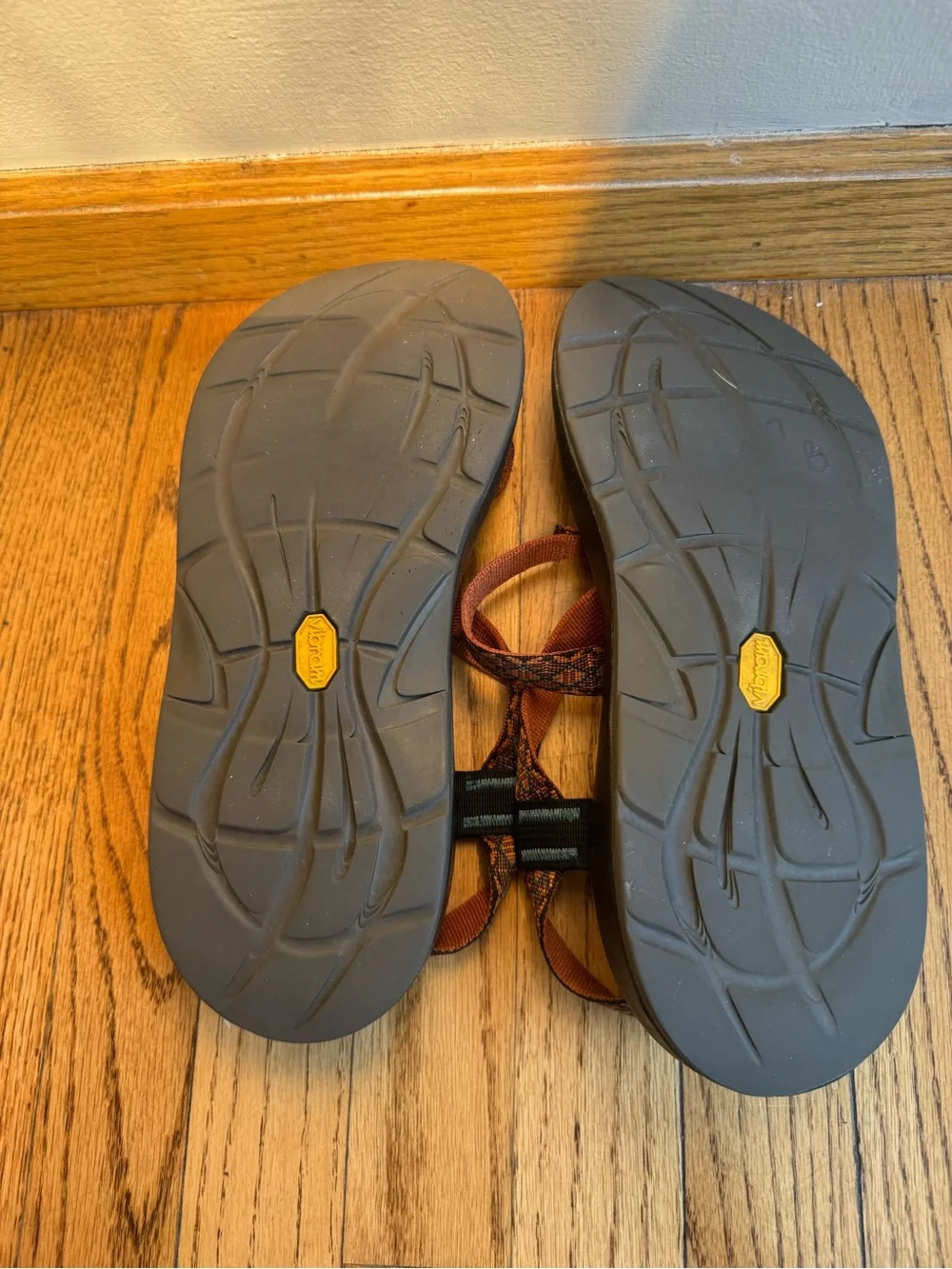 Men’s Chaco Brown & Black Patterned Strap Sandals Size 11 Outdoors Waterproof